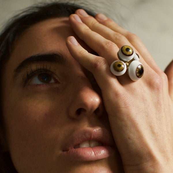 Prosthetic eyeball store ring